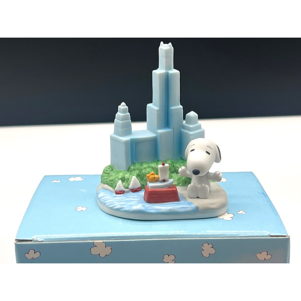 Westland Peanuts Collection Snoopy in Chicago Figurine #8248